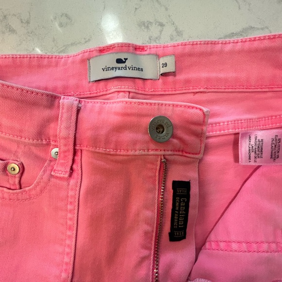 Vineyard, vines, pink denim capris - Picture 5 of 5